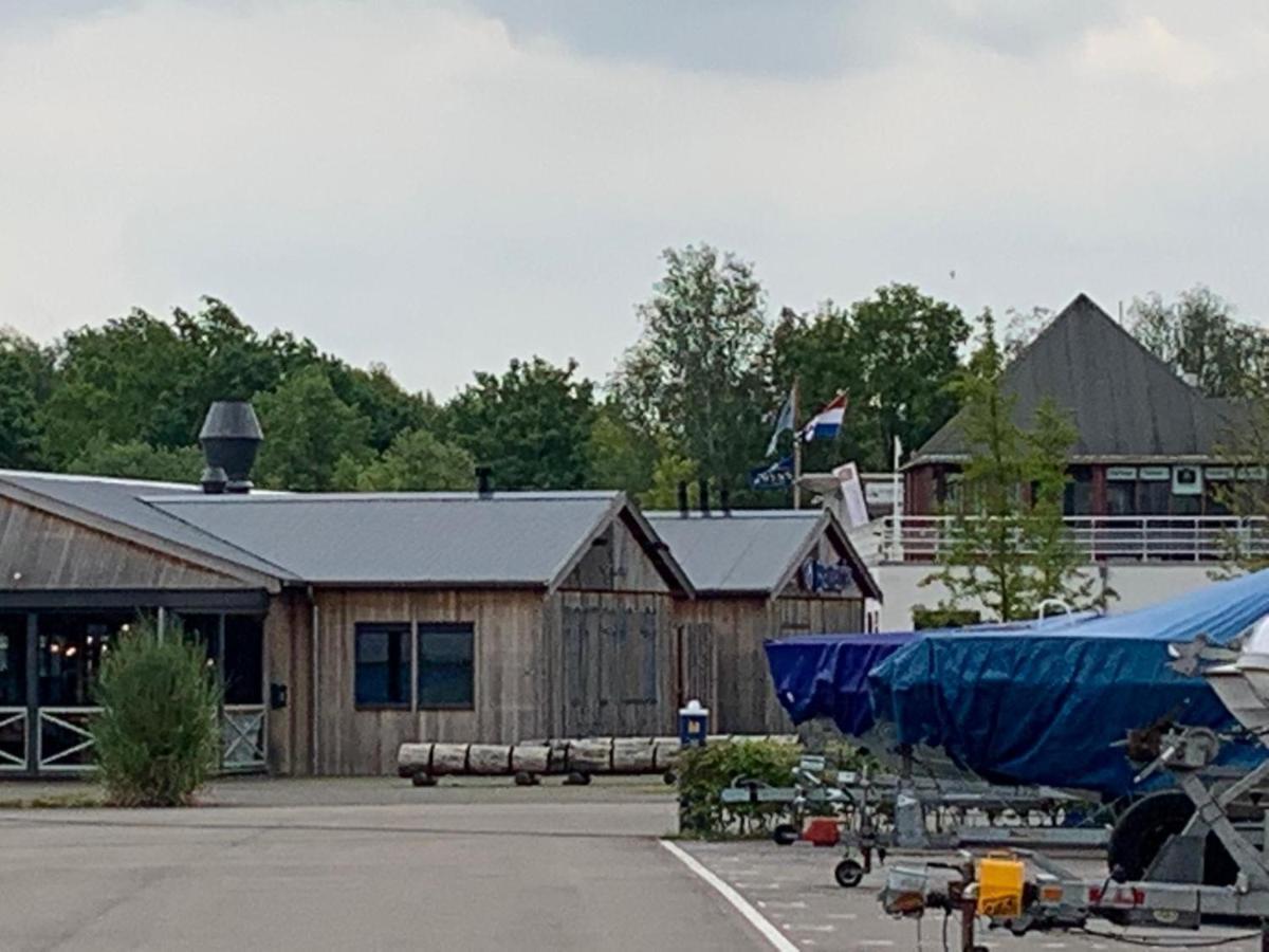 Marinaparcs Naarden Bagian luar foto